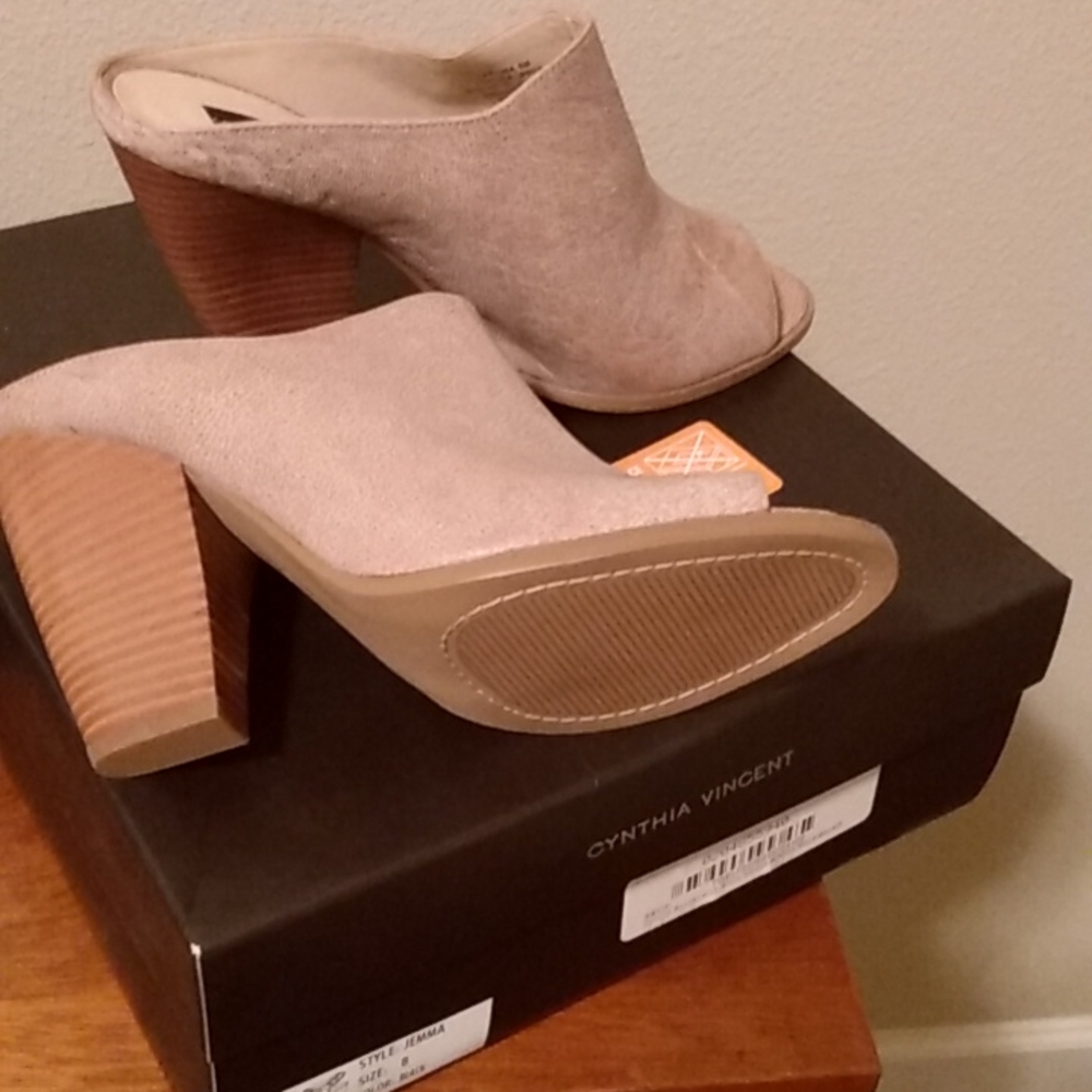 Shoes - Picture 2 of 3